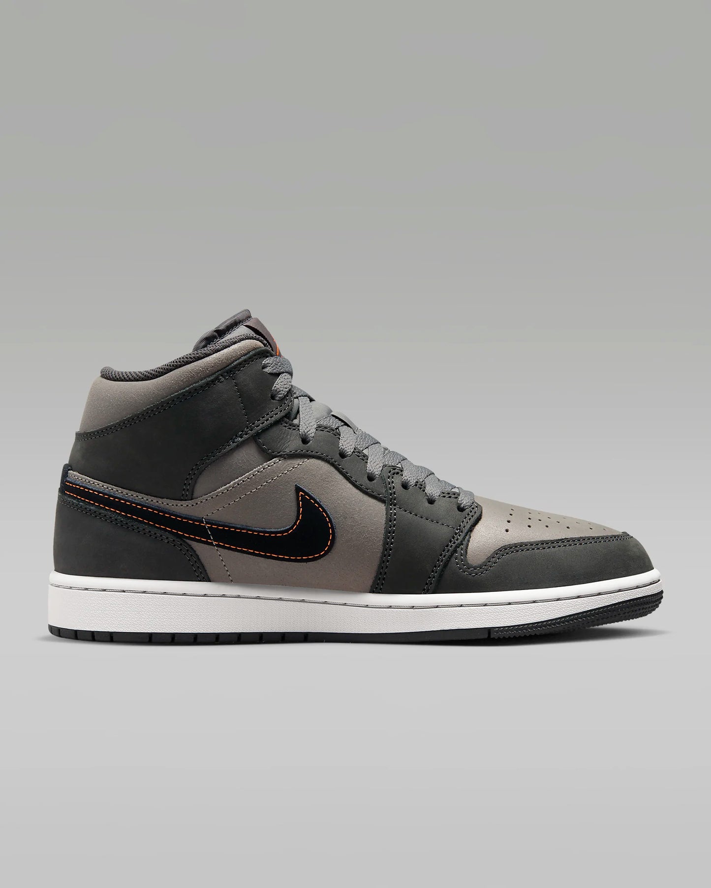 Air Jordan 1 Mid SE